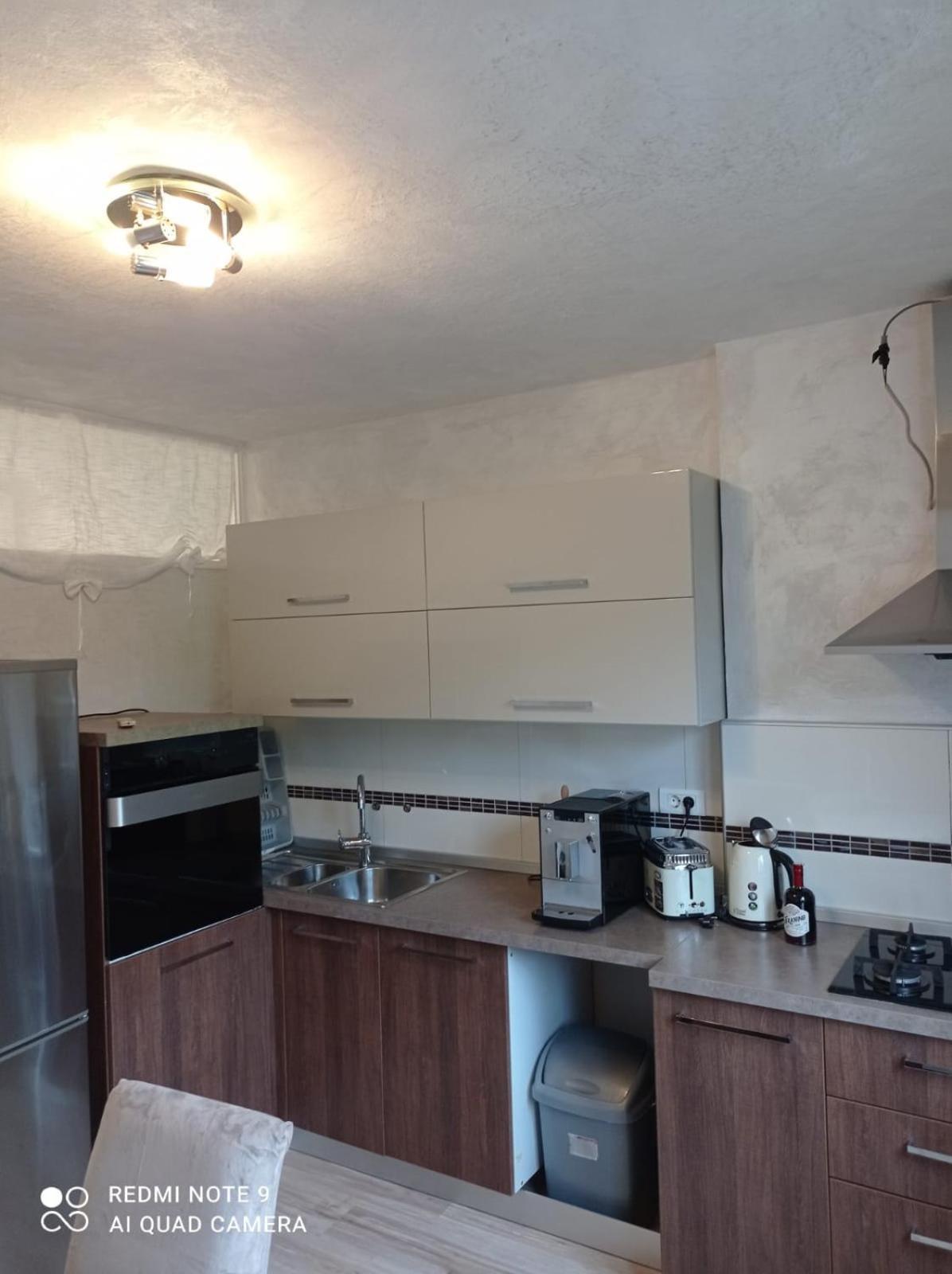 Apartment Five Minutes From City Center Pula